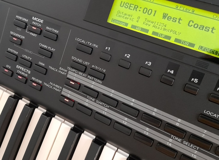 Roland XP-80 Roland XP-80